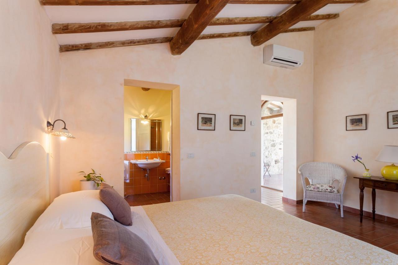 Agriturismo Bio Aia Della Colonna Saturnia Bagian luar foto